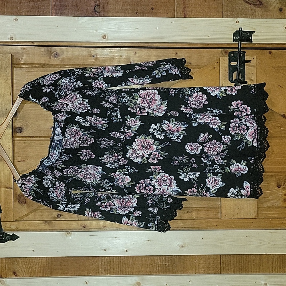 Belle Sleeve Black and Pink Floral Dress Lace Xhilaration Brand